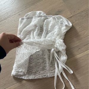White strapless top size small never worn.